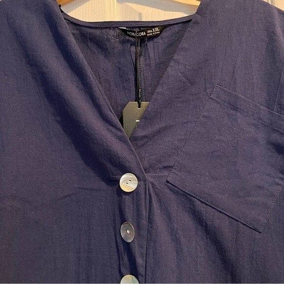 Noracora Navy Blue Vneck Plus Blouse Size XXL - Picture 3 of 7